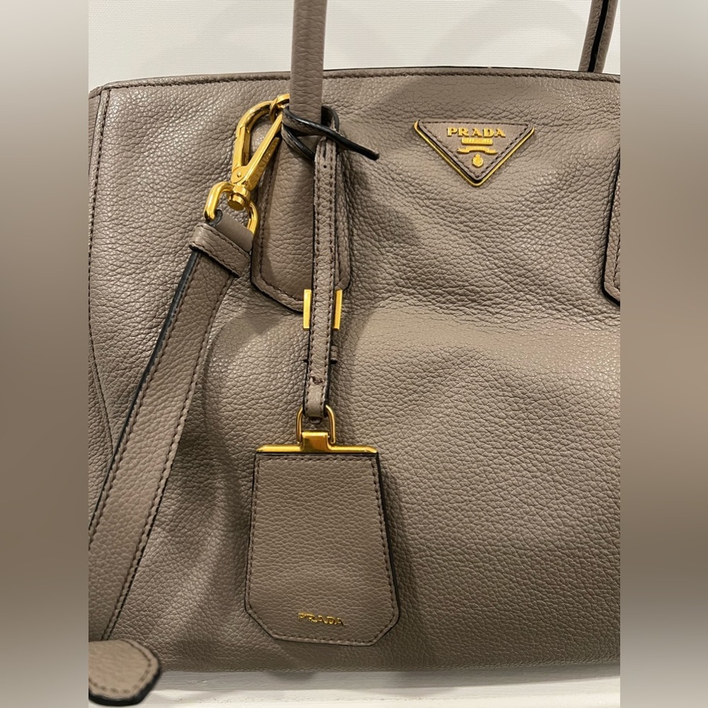 Prada Vitello Grain Grey Leather Tote, BN2829 - Picture 2 of 9